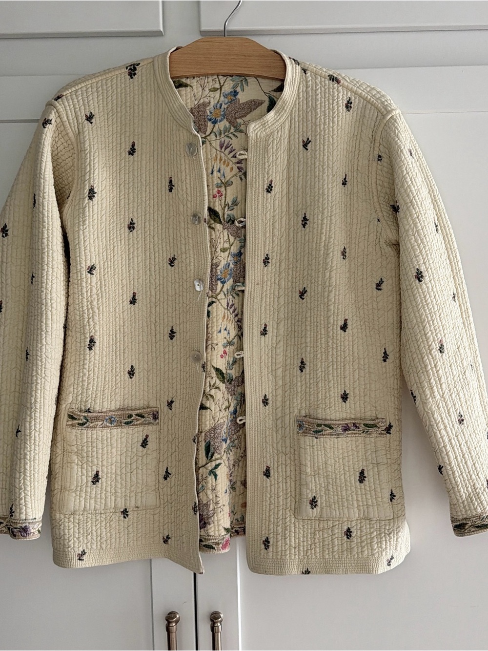 Quilted floral Garden Jacket, Reversible and feminine - Picture 2 of 4